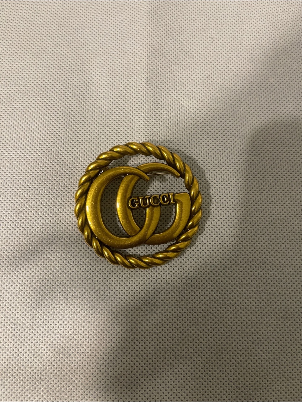 Stainless steel Golde Interlocking GG Rope-Edge Brooch brand new